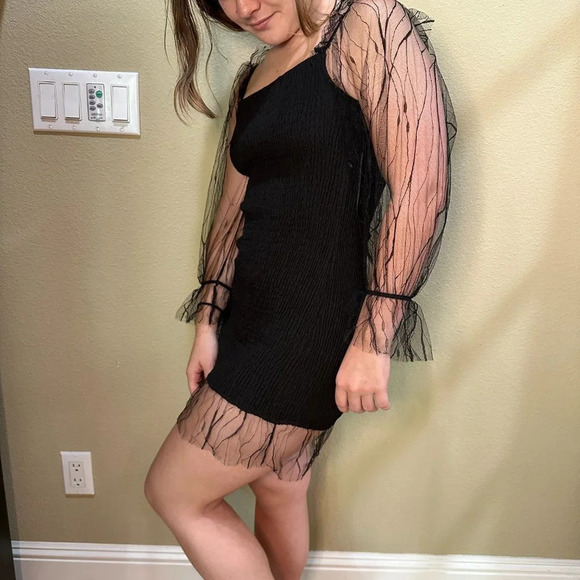 NWT SHOWPO Luvalot Ruched Netting Overlay LBD Little Black Dress - US size 2 - Picture 4 of 7